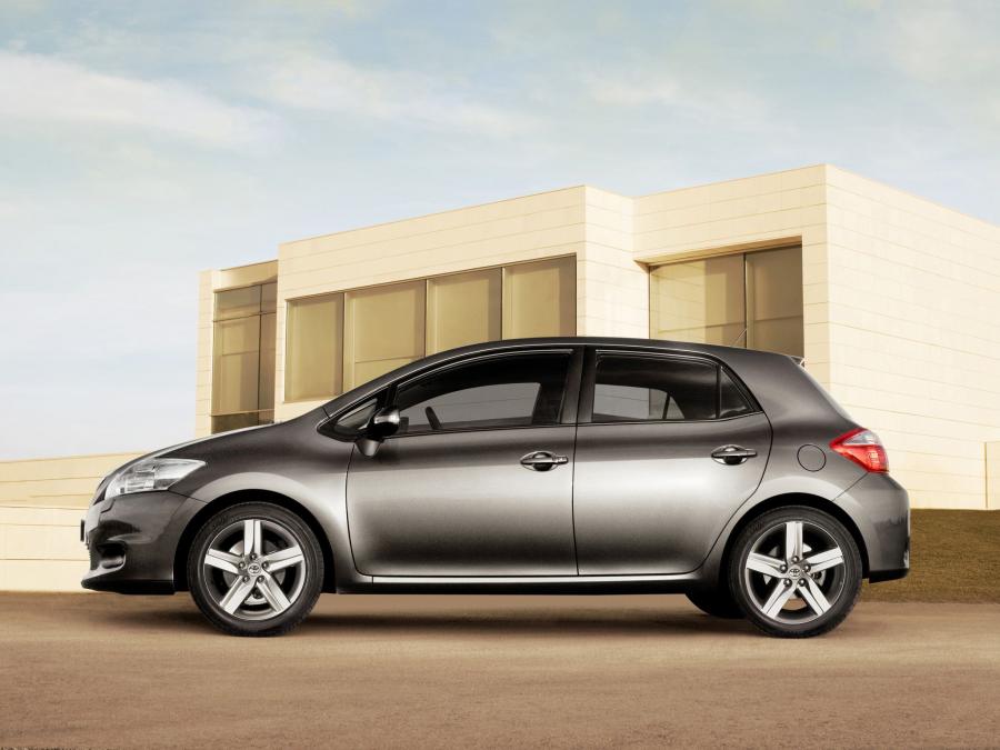  Toyota Auris 5-Door 2010 года  (фото 4 из 27)